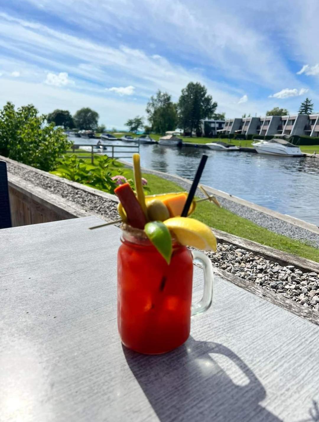 Lagoon City Pier One Resort Экстерьер фото